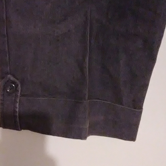 Dressbarn Cropped Pants. Size 10P - Picture 3 of 6